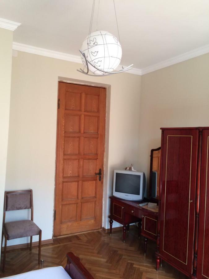 Cozy Guest House In Old Batumi Exterior photo